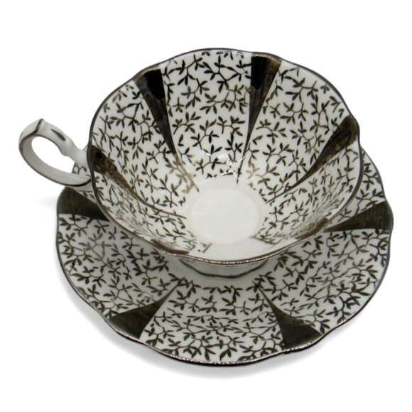QUEEN ANNE Silver Lace Wedding Anniversary Cup And Saucer England Leaf Design - Picture 2 of 12